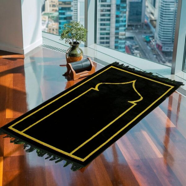 Plush Mehrab Prayer Mat, Black & Gold