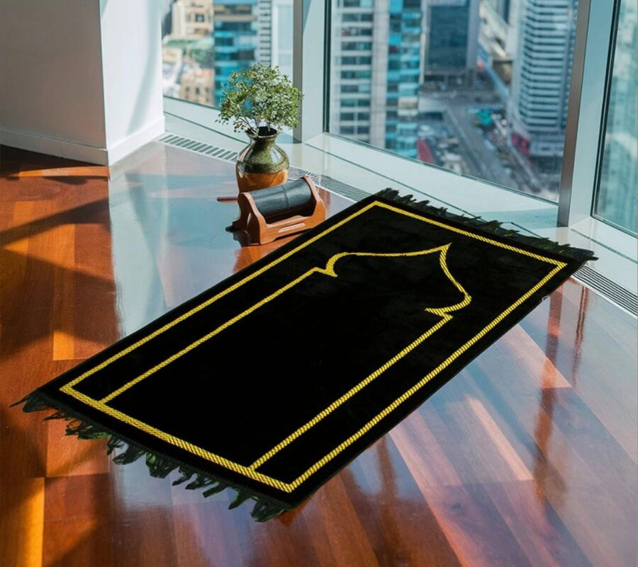Plush Mehrab Prayer Mat, Black & Gold